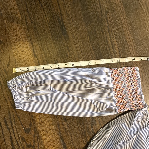 American Eagle Off The Shoulder Top striped Blue White Medium M NWT NEW - Picture 6 of 9